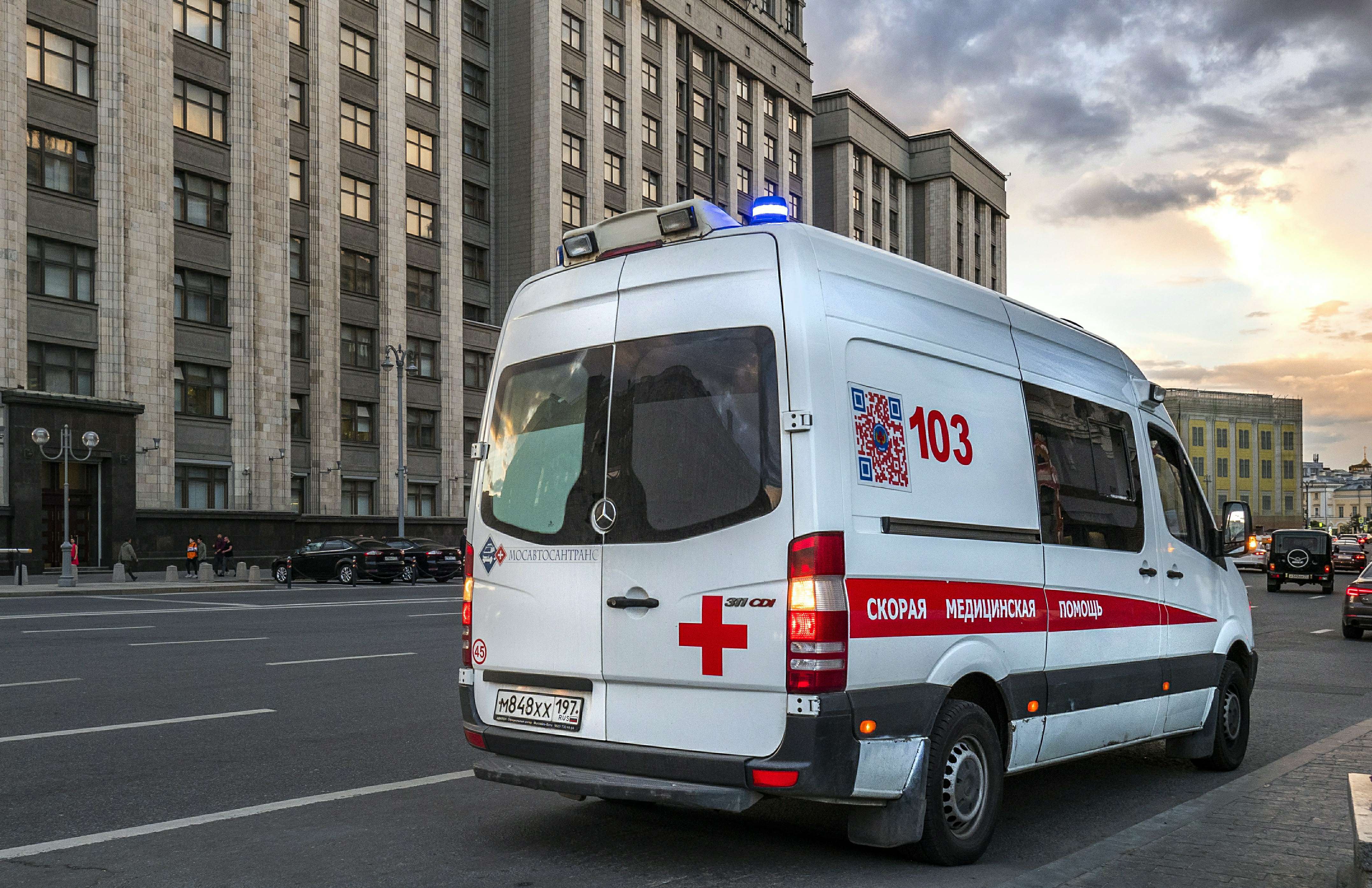 Фото скорой помощи в москве. Автомобиль скорой помощи. Скорая Москва. Машина скорой Москва. Скорая машина Москва.