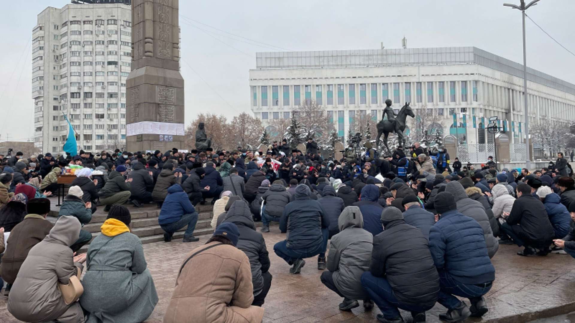 События 2022 года. Беспорядки в Алма Ате 2022. Казахстан митинги 2022. Массовый митинг. Январские события в Казахстане.