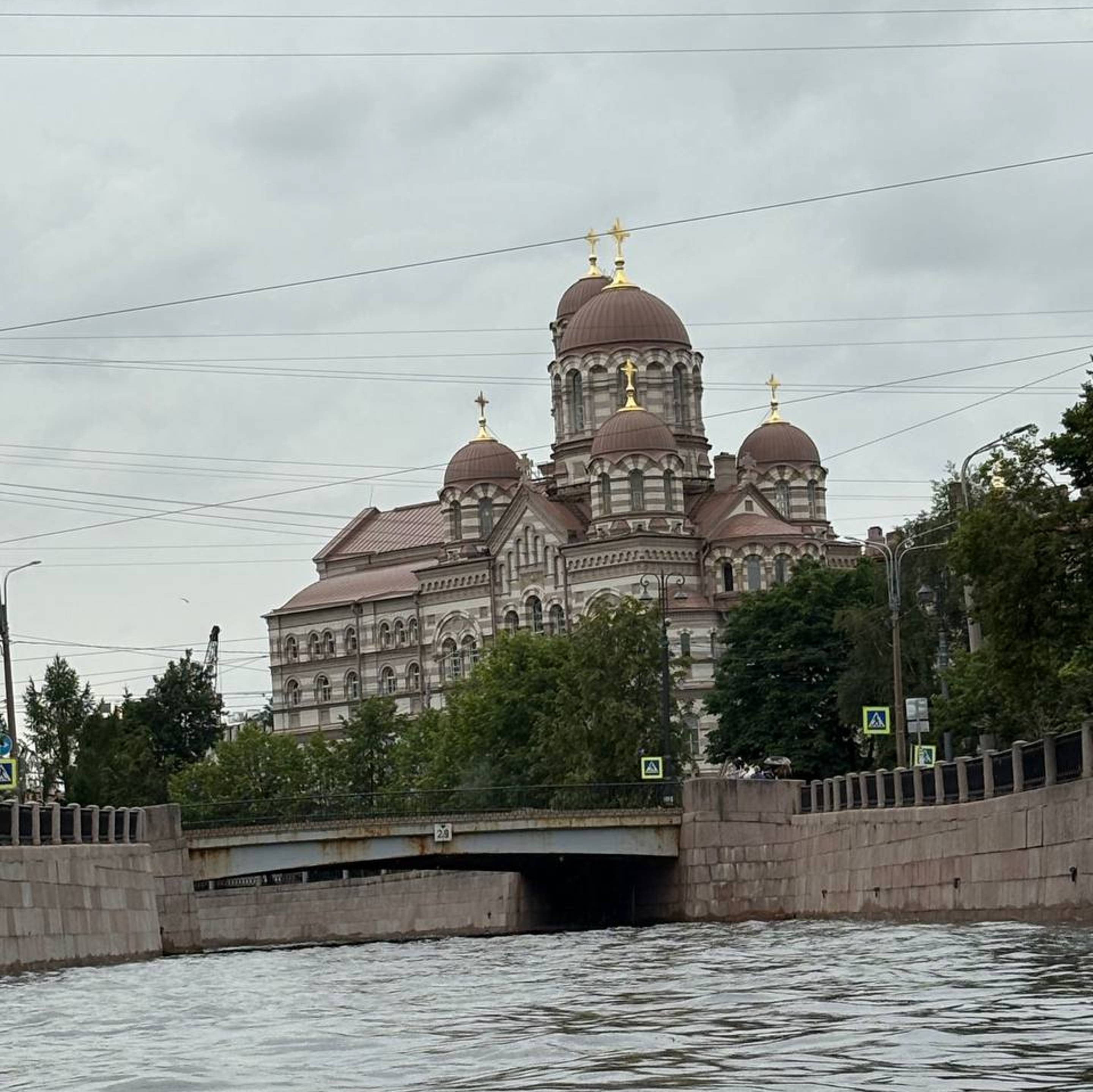 Иконка канала Гуляем по Петербургу и окрестностям.