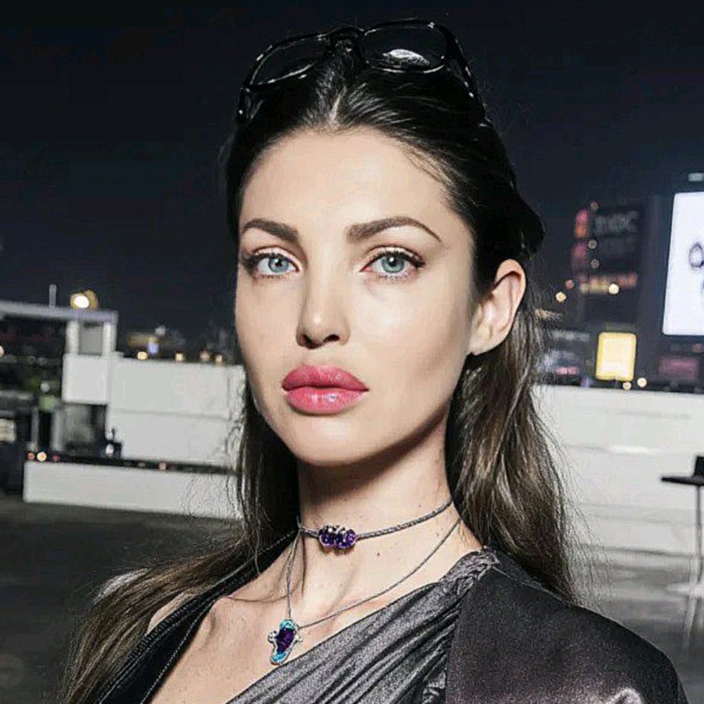 Иконка канала Юлия Мейзингер | голос меняющий состояние