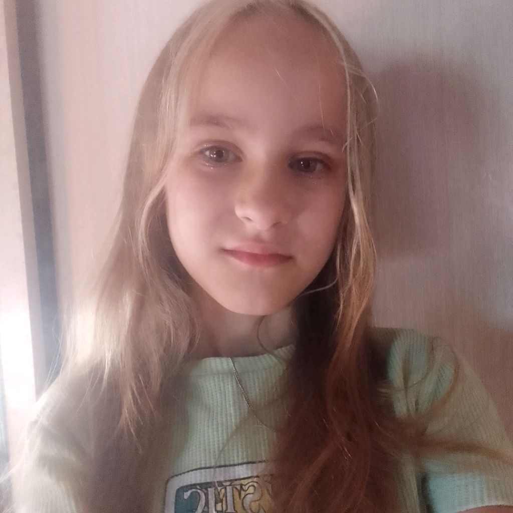Иконка канала 💮Вика🌸