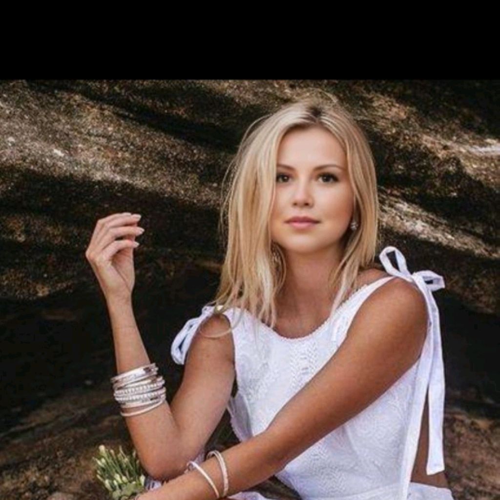 Иконка канала Fina🌹