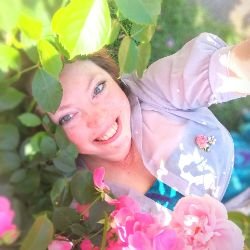 Иконка канала Elena_Nevskaia_gid_po_Pitery_stihi_pesni_25