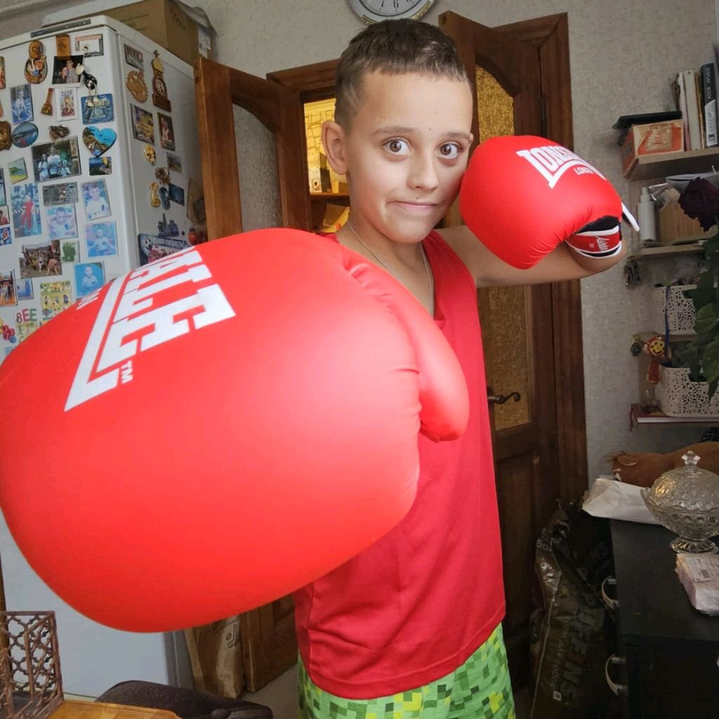 Иконка канала MAX 2015