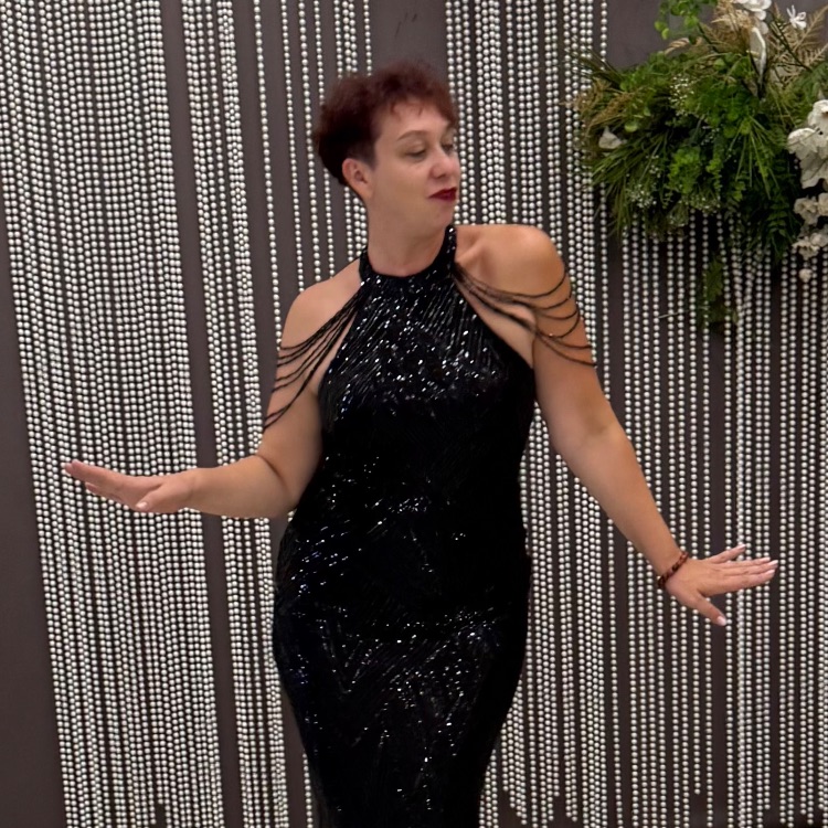 Иконка канала Раиса Муза: Успех, Недвижимость, немного МАГИИ 🪄