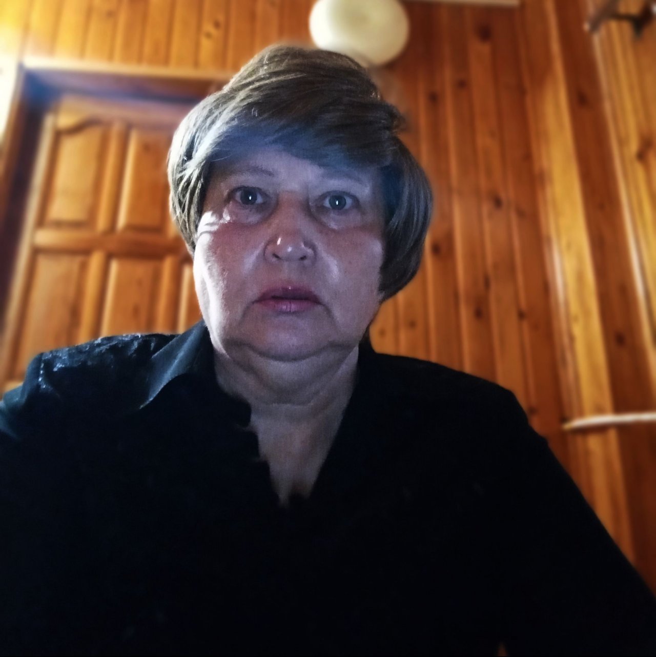 Иконка канала Медицина под разным углом.