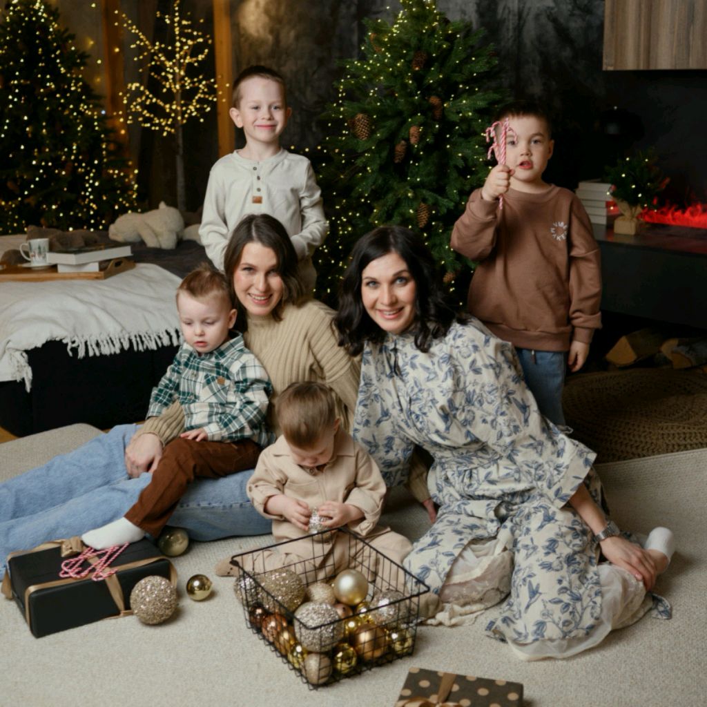 Иконка канала Две Сестры_Четыре Брата