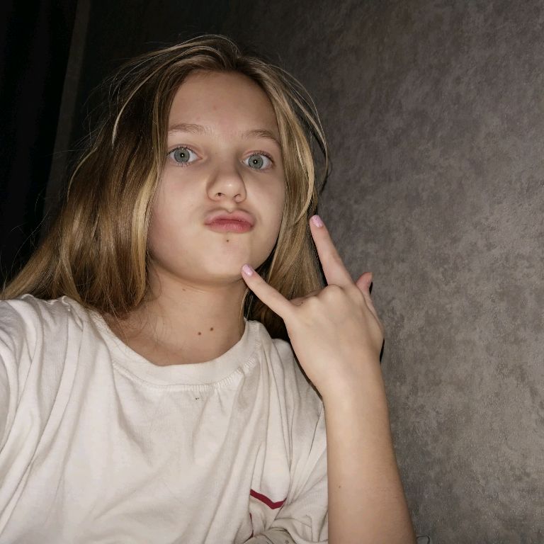 Иконка канала ♥️Поля Влог♥️