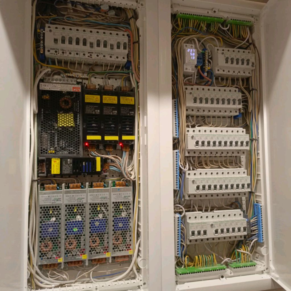 Иконка канала Андрей_228