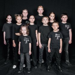 Иконка канала Театр "Маяк" Антон Тихомиров