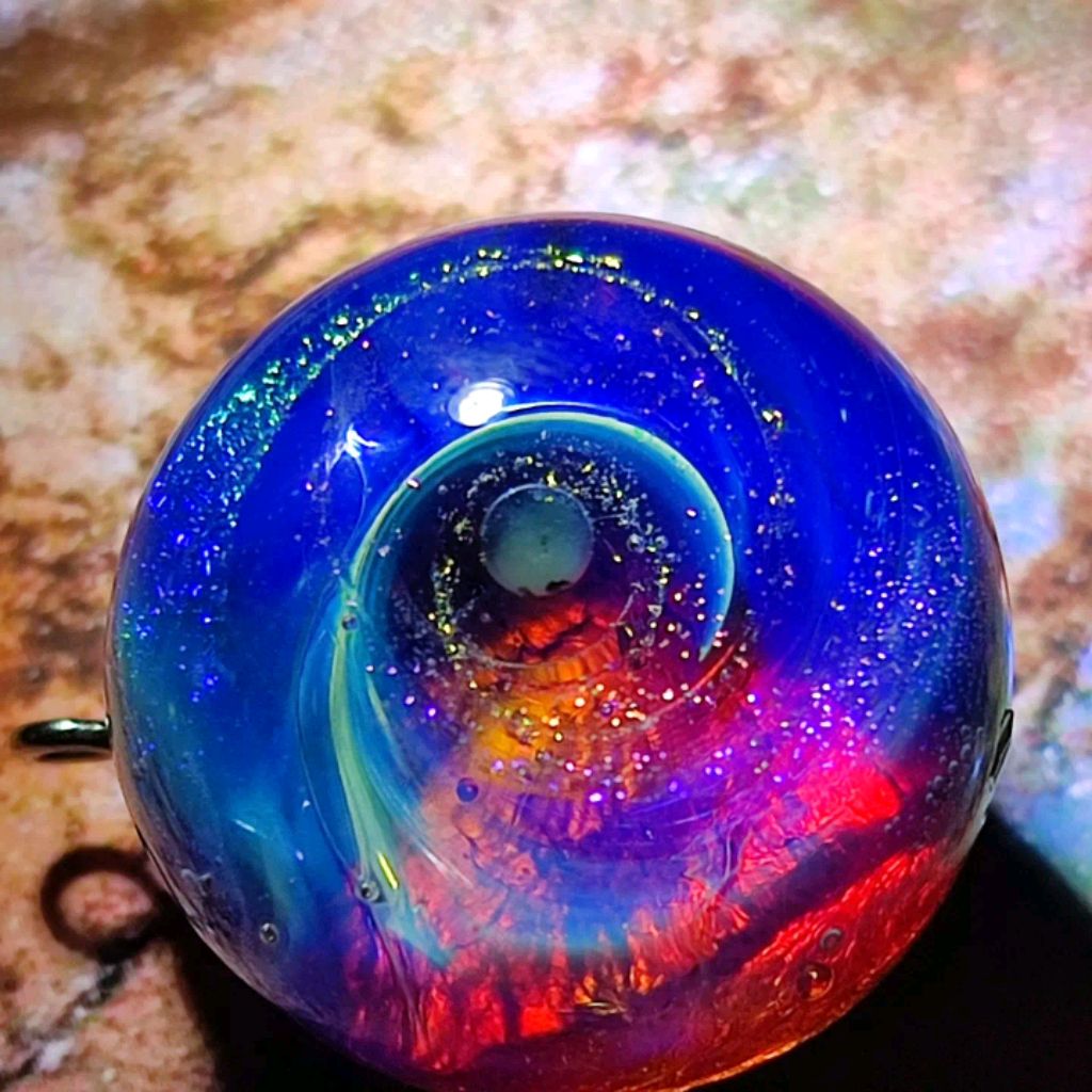 Мастер по стеклу в огне создаю Вселенные на RUTUBE: 6 видео – смотреть ...