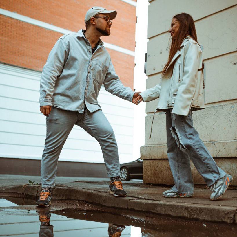 Иконка канала Двое в доме, не считая кота