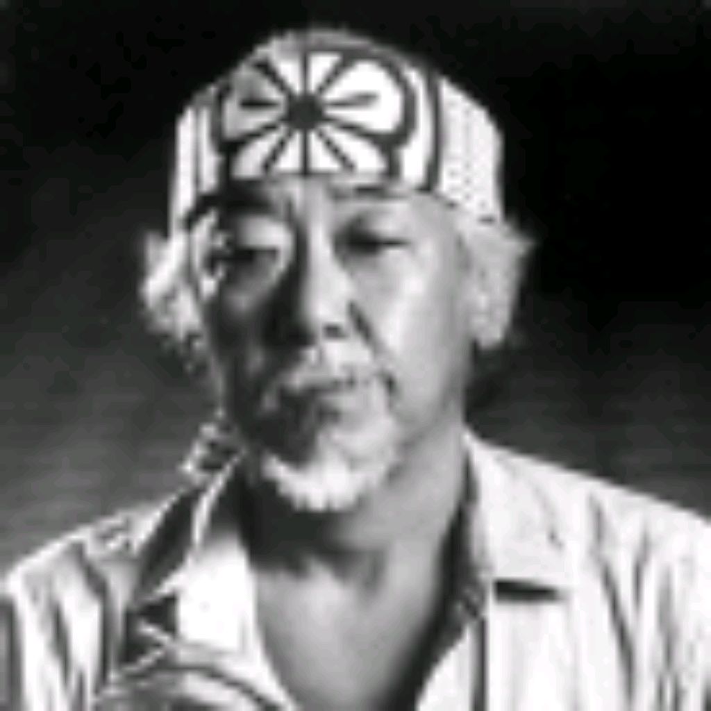 Иконка канала LiveToPlay - that say SENSEi