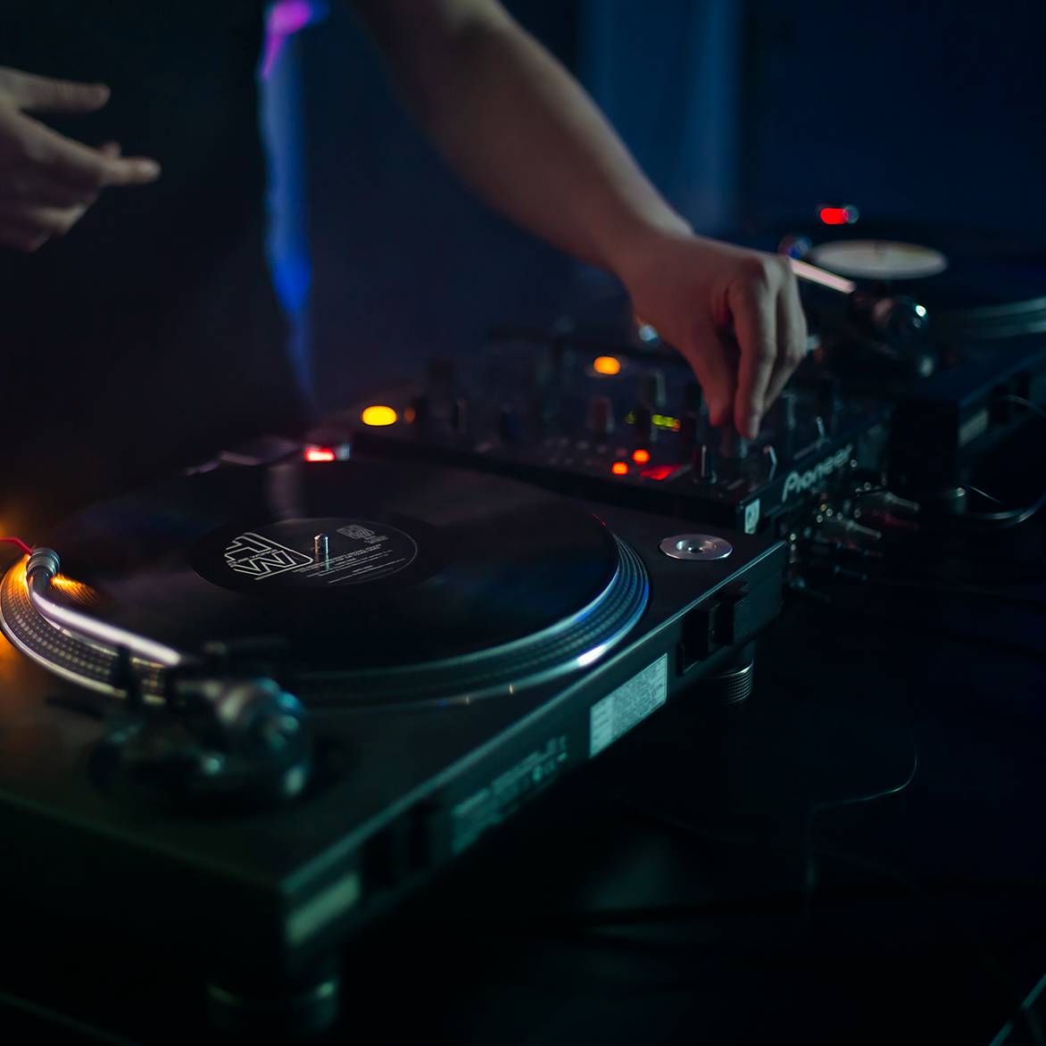 Смотреть Dj Andrey Staroverov на RUTUBE: 4 подборки видео – онлайн ...