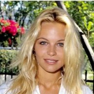 Иконка канала Игры и эмуляторы для ПК.