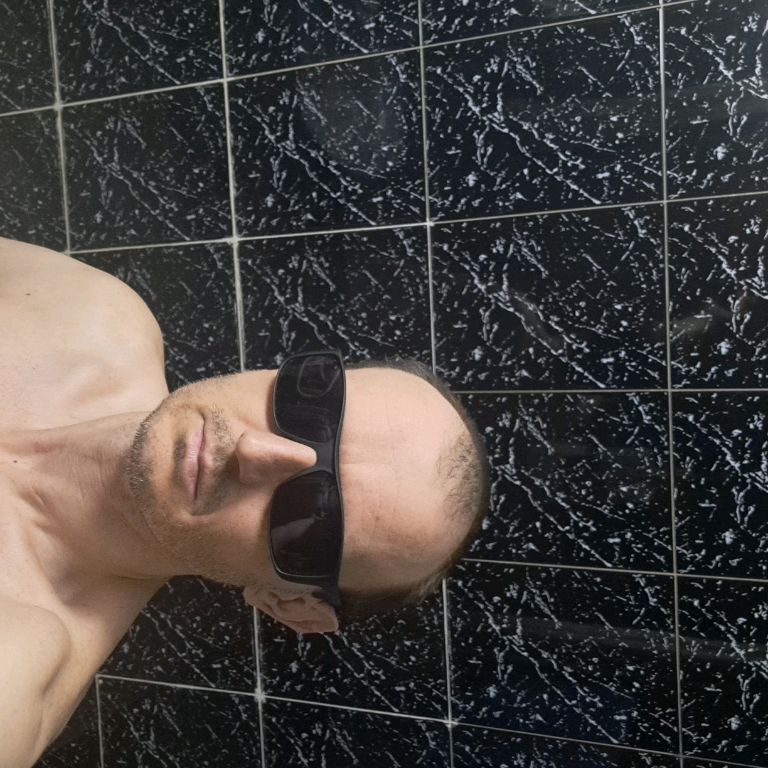 Иконка канала СЕРЁГА  жизнь в КАЙФ😎✌️🕶️🔥🙏