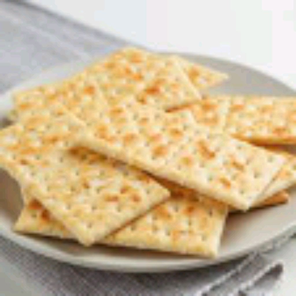 Cracker. Пиктограмма крекер. Soda Crackers. Crackers перевод. Saltines