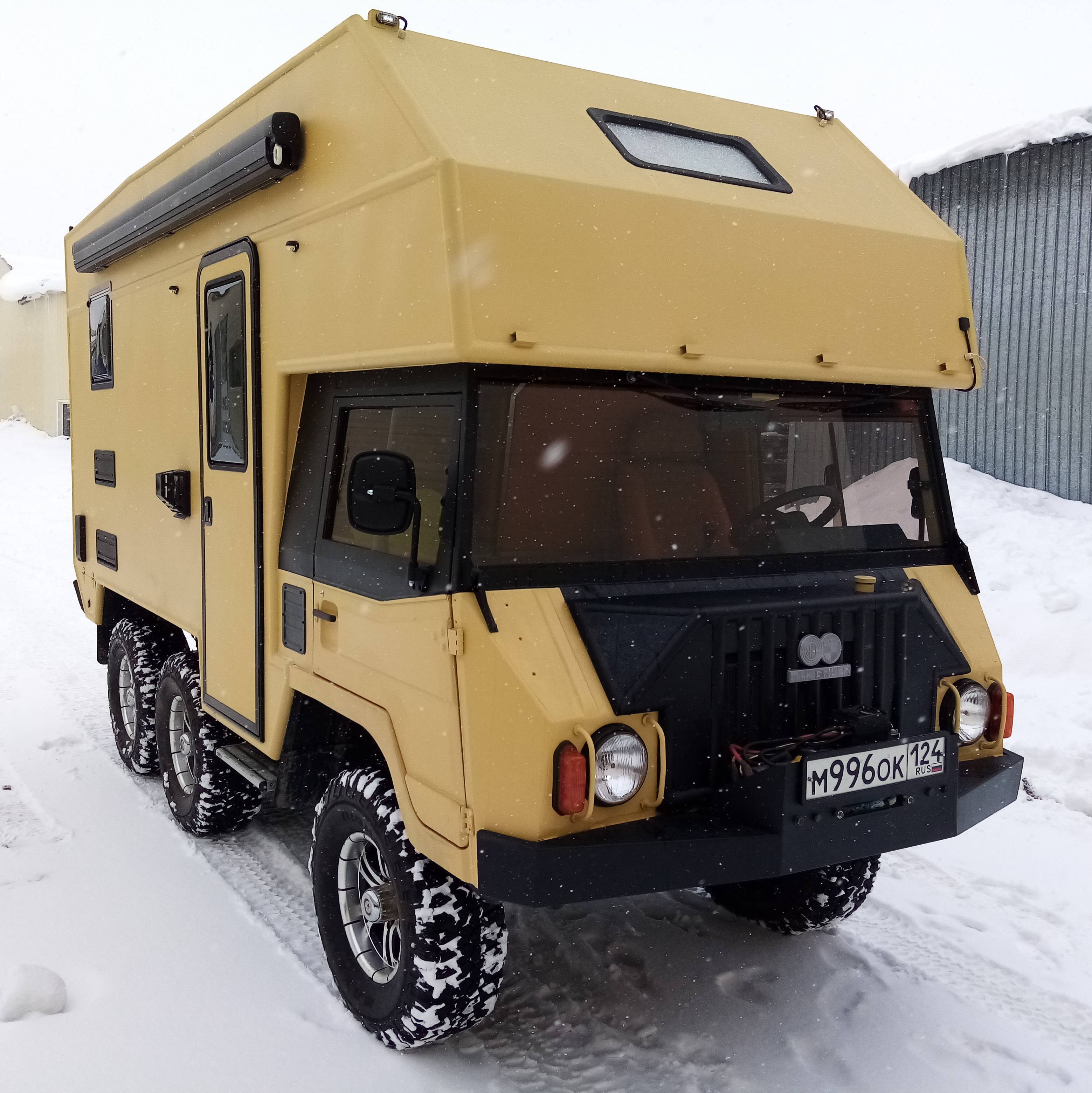 Внедорожный автодом man 8x8. Унимог 427. Tatra 6x6 camper. Мерседес унимог автодом. Dodge ram camper.