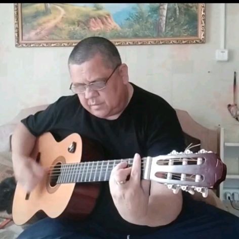 Иконка канала Maxim- Б.е.л.ы.й.