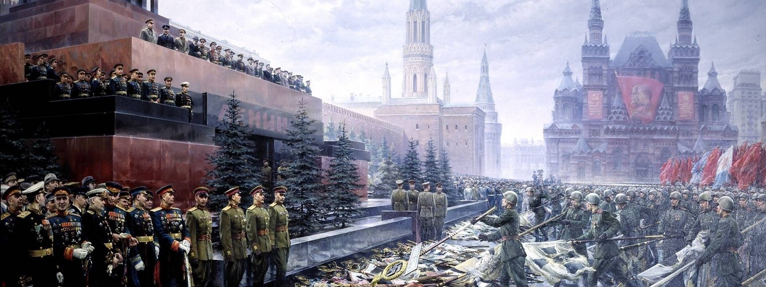 Сталин на мавзолее на параде Победы 1945