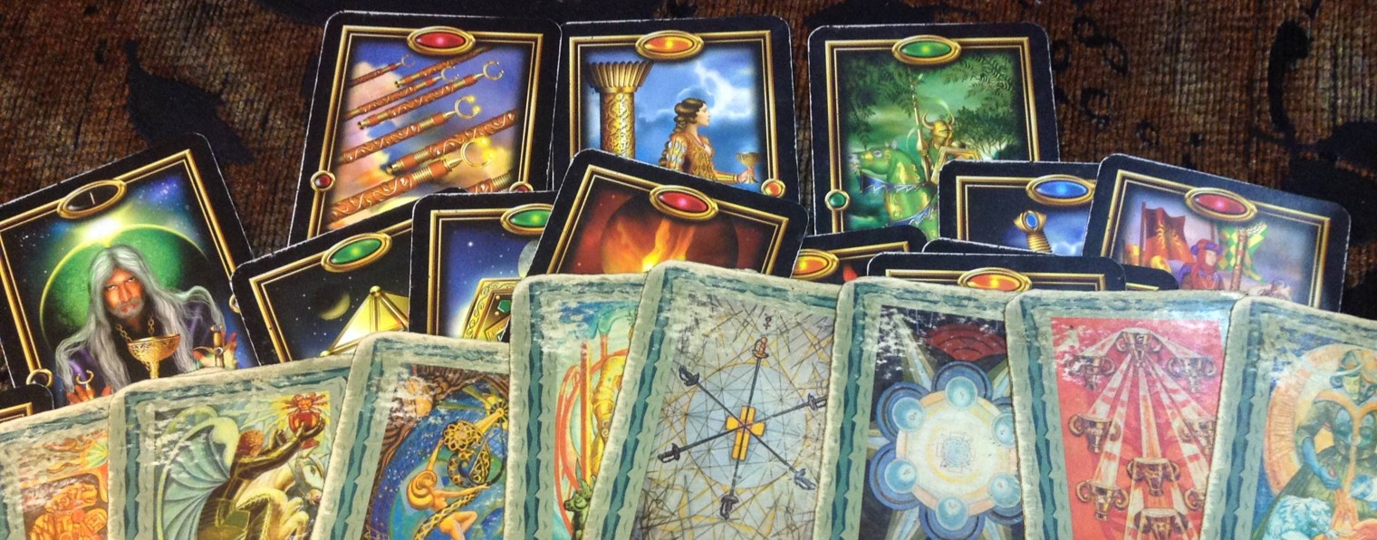 Елена Огнеяра Парецкая Шаманка, Таролог