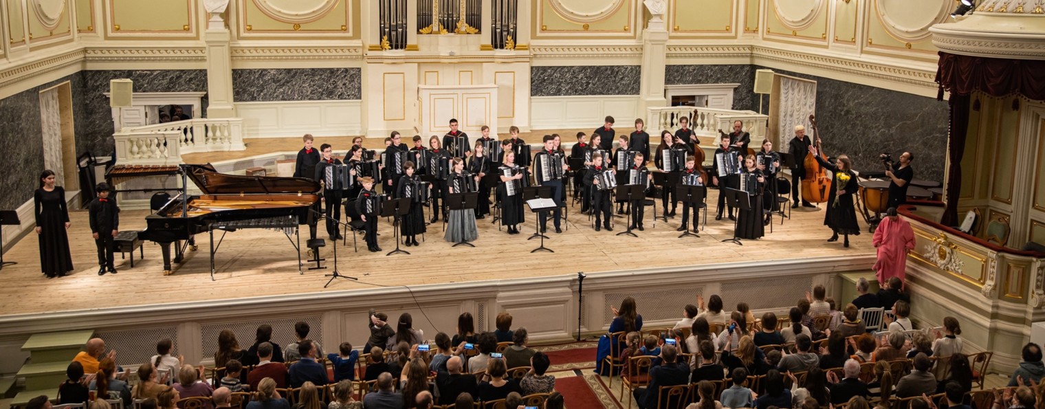 Татьяна Рыжкова и "Василеостровские гармоники"