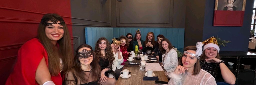 Жизнь в женском клубе