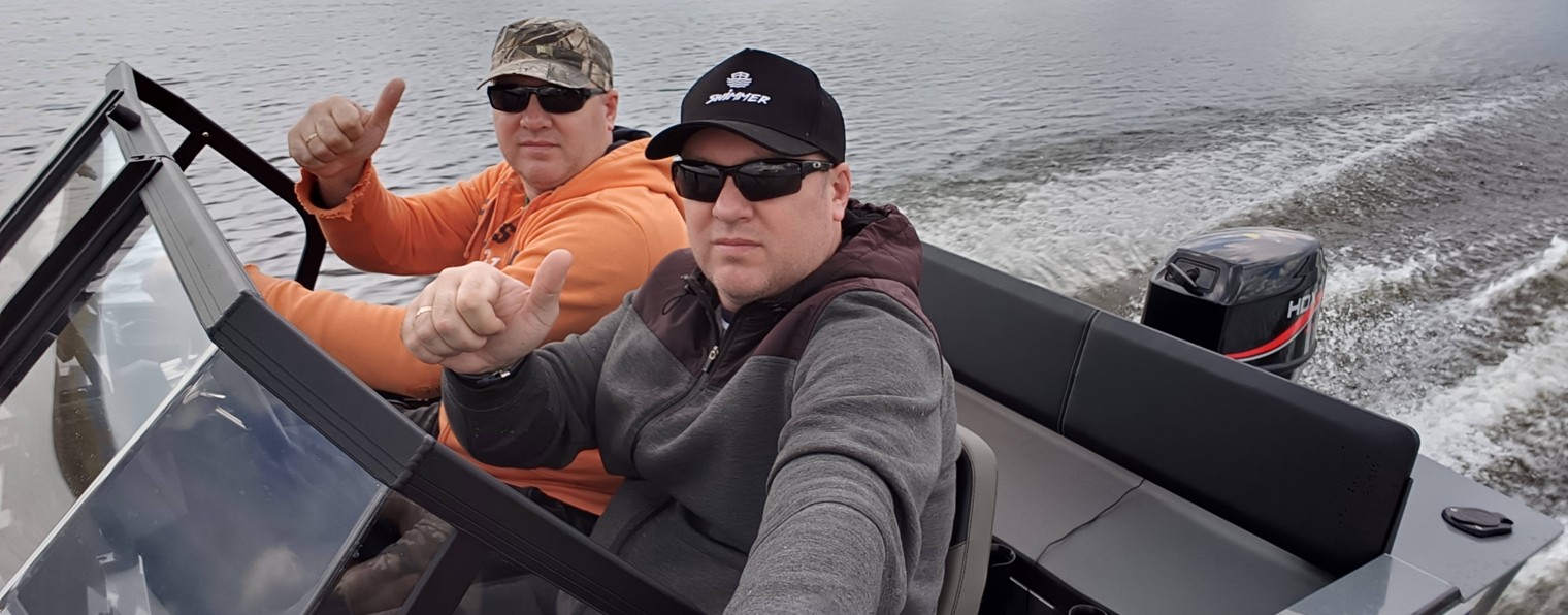 Братья в лодке