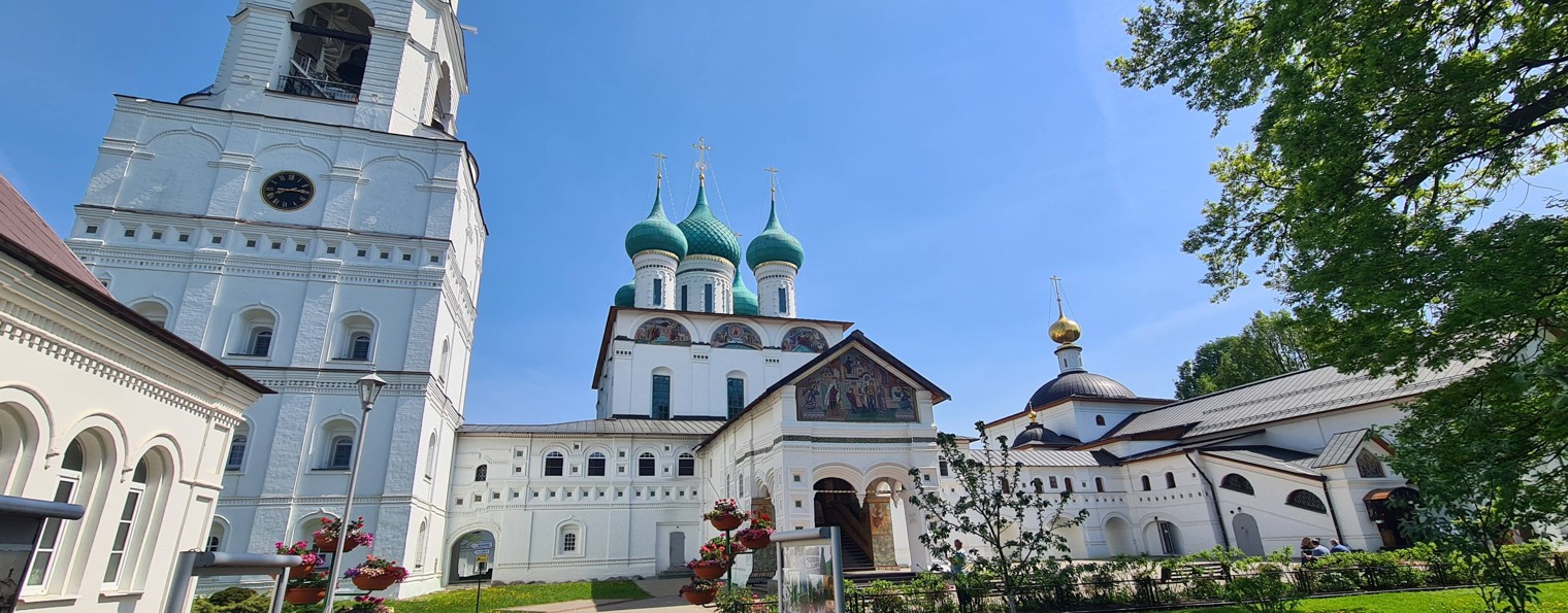 Люди с руками
