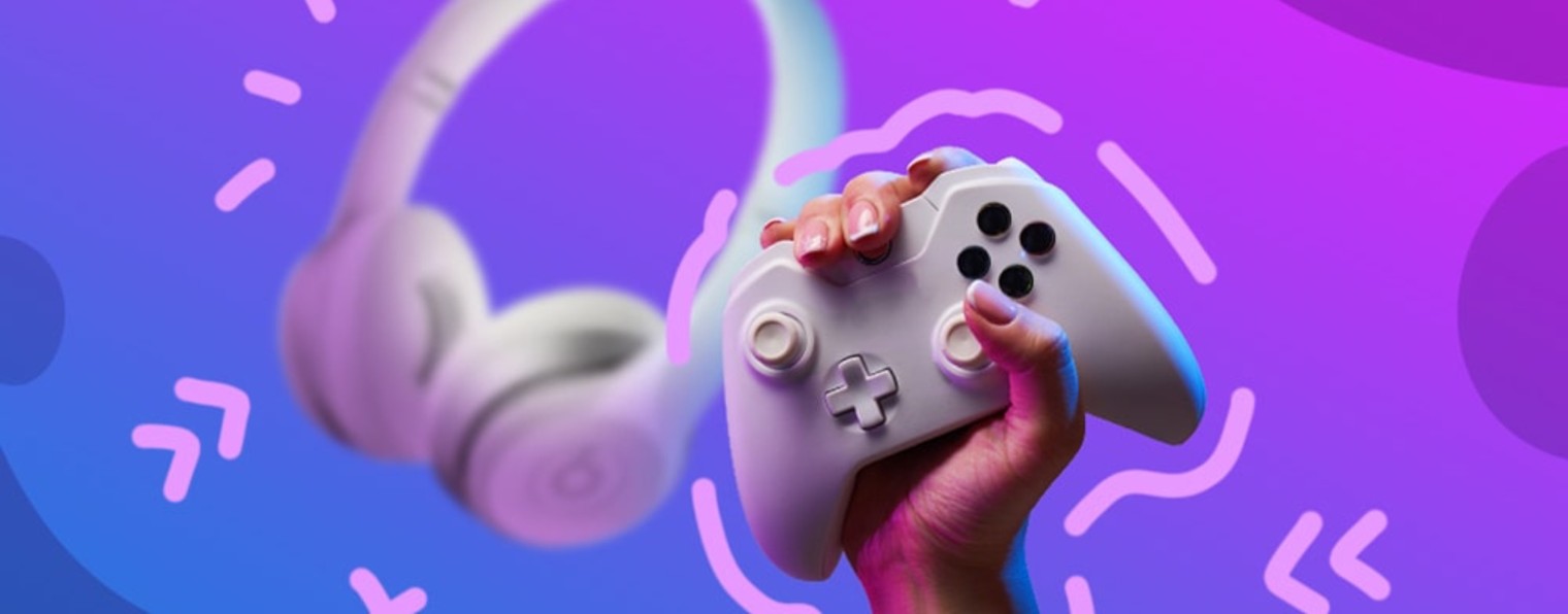 Алиса играет