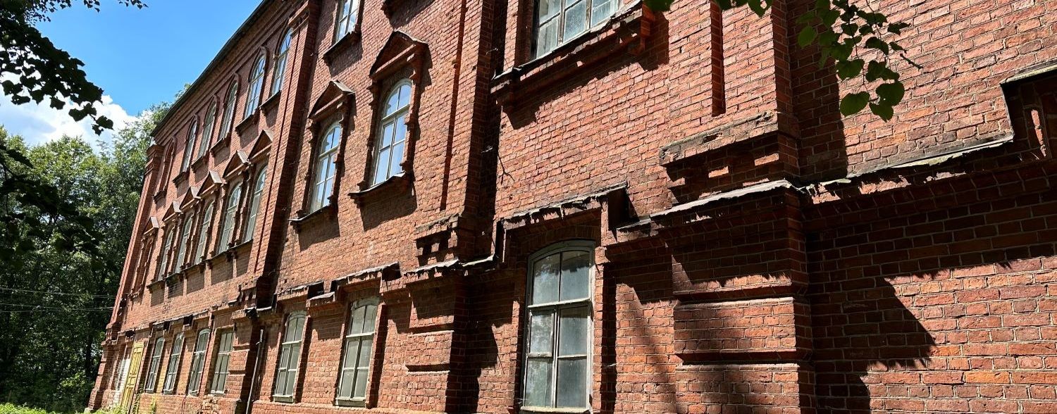 Лавровская средняя   школа   Демянский  округ