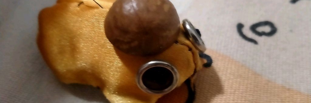 Квася Играет