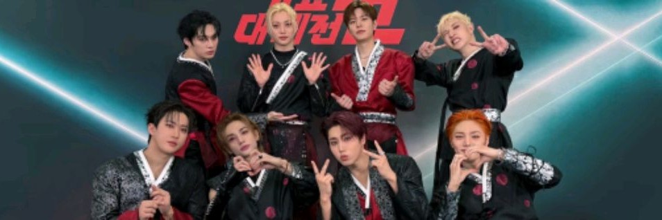 Kpop группа.Stray kids.Мяухо🦊💞.