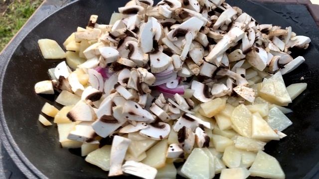 Как правильно и вкусно пожарить картошку. Жарю картошку на Садже. ENG SUB