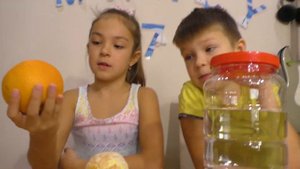 Какой апельсин тяжелее? Опыты с водой