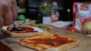 How to make a Yellow Cab Pizza using Gardenia White Bread