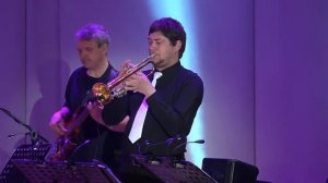 На солнечной стороне улицы