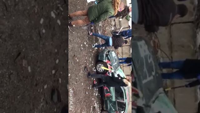 Отомстили соседу за то что неправильно парковался;) смотреть онлайн