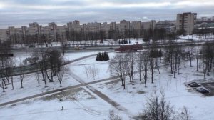 Ребята под окном промочили ботинки насквозь