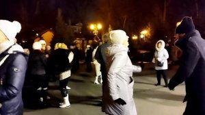 ПОЛЕВЫЕ ЦВЕТЫ СОБЕРУ БУКЕТ! ТАНЦЫ В ПАРКЕ ГОРЬКОГО ХАРЬКОВ СЧАСТЛИВЫЕ ДНИ