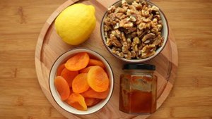 Курага с медом и орехами для иммунитета
