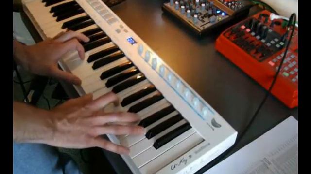 CME U-key Mobiltone keyboard demo смотреть онлайн
