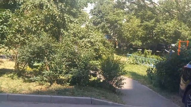 София катается на велосипеде в 5 лет Sophia rides a bike смотреть онлайн