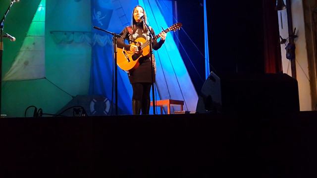 Белая Ворона. Концерт 28.01.17. Ольга Коваленко. Песня Алисы смотреть онлайн