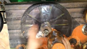 Переливаю из банки в бутылку