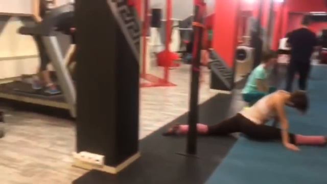 Mannequin challenge в Yashankin Fitness смотреть онлайн