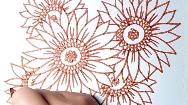 Декоративное рисование цветов рыжим маркером и цветными карандашами. смотреть онлайн