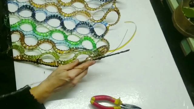 плетёная переноска ,дровница, закрыть края и ручка из Пластиковых бутылок смотреть онлайн