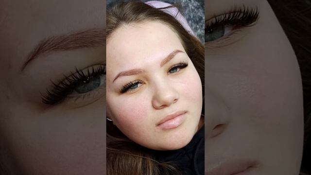 До-после наращивание ресниц. Тренды 2023 #мокрыйэффект #лучи #наращиваниересниц #трендынаращивания