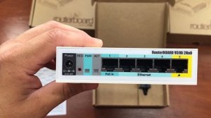 Маршрутизатор Mikrotik RB951Ui 2HnD